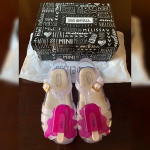 Mini Melissa Aranha Sandals NWT SZ 9 Clear/fuchsia